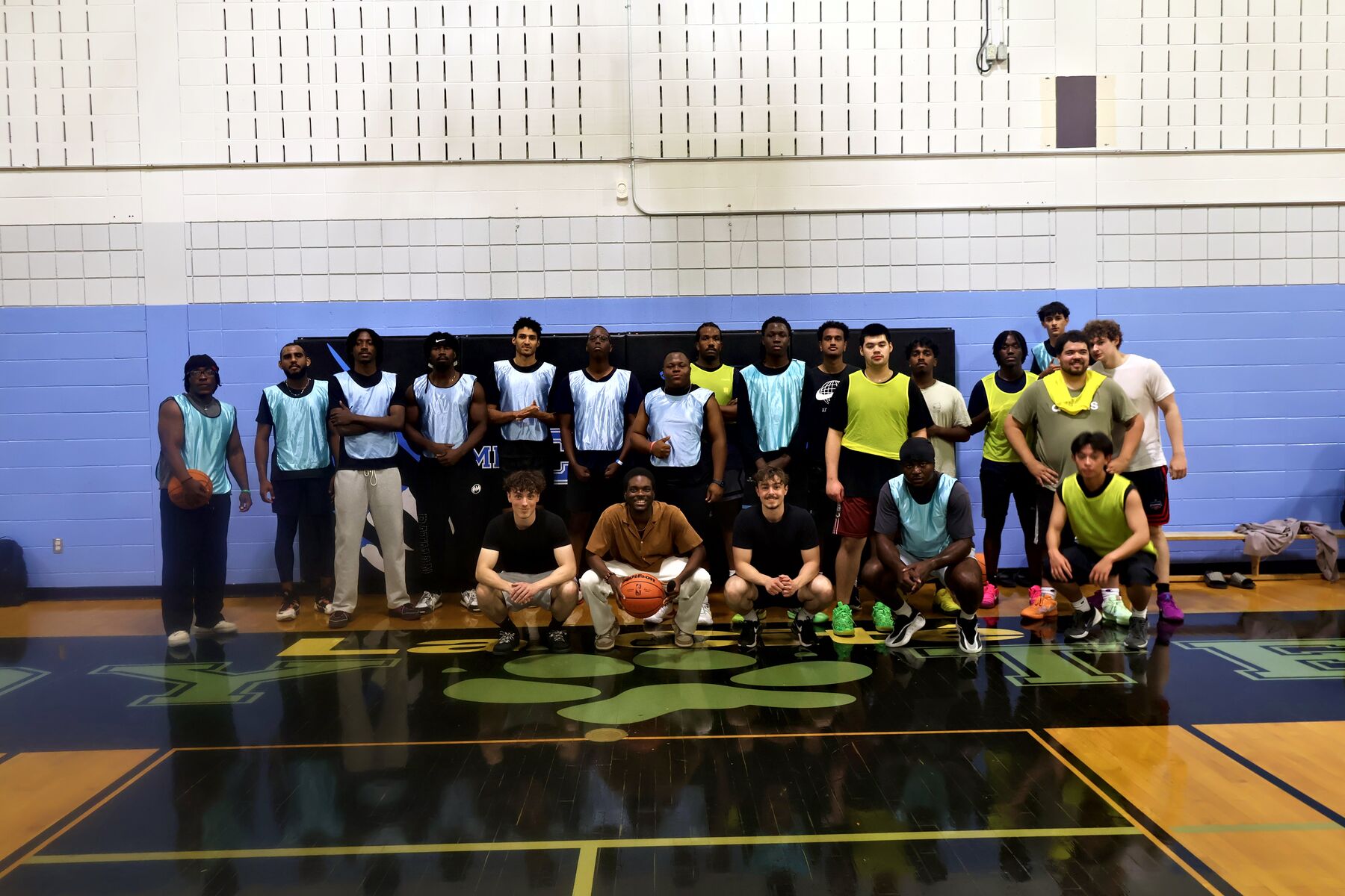 Everyone who came to the launch run, together in one photo